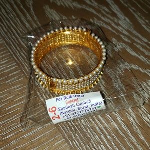 New jewelry bracelet